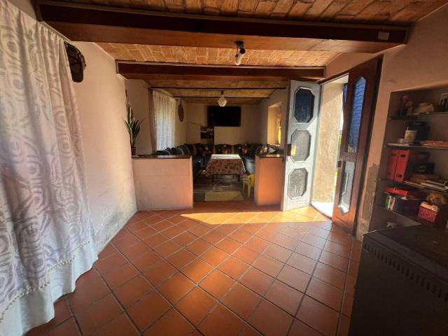 Casa indipendente in vendita a Incisa Scapaccino AT