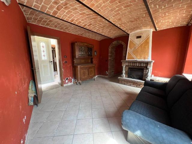 Casa indipendente in vendita a Incisa Scapaccino AT