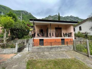 Casa indipendente in vendita a Idro BS