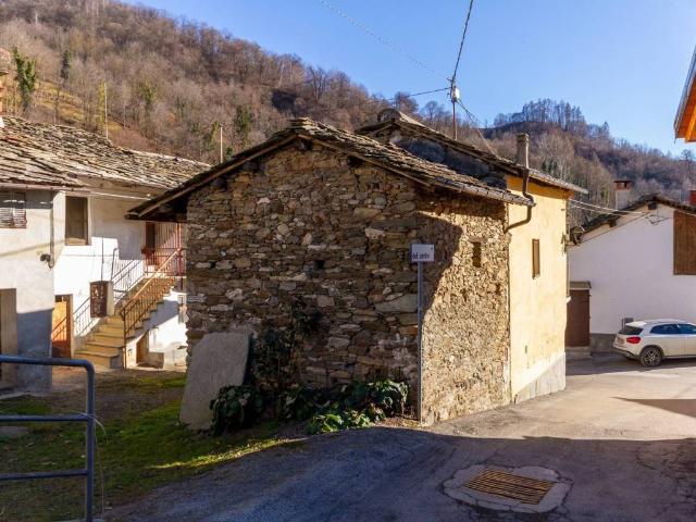 Casa indipendente in vendita a Isasca CN