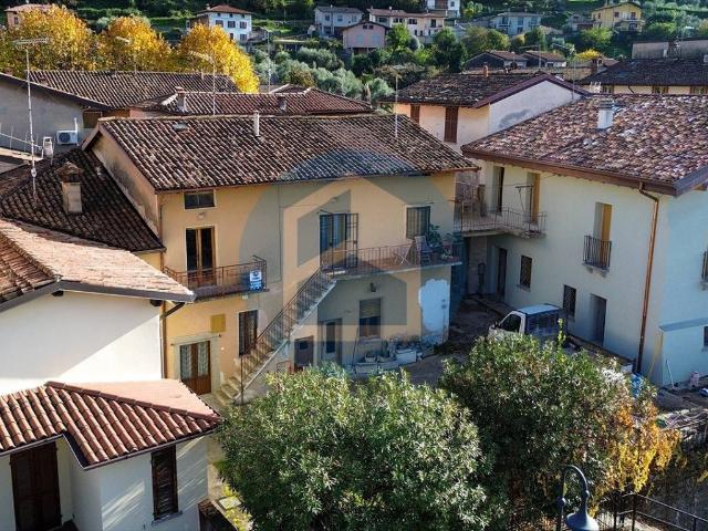 Casa indipendente in vendita a Iseo BS