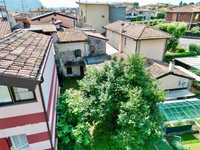 Casa indipendente in vendita a Iseo BS