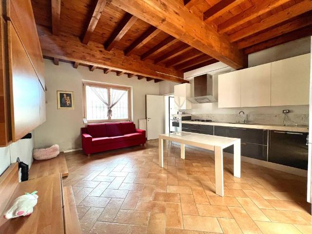 Casa indipendente in vendita a Isola Dovarese CR
