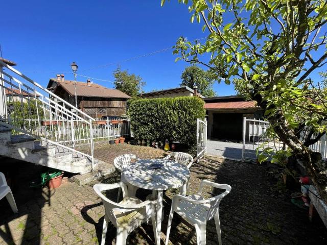 Casa indipendente in vendita a Isola del Cantone GE