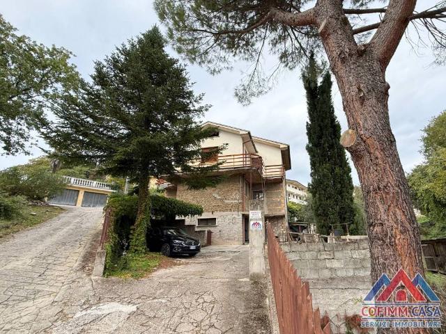 Casa indipendente in vendita a Isola del Liri FR