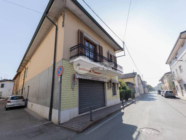 Casa indipendente in vendita a Isorella BS