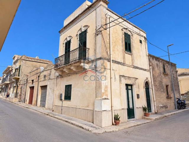 Casa indipendente in vendita a Ispica RG