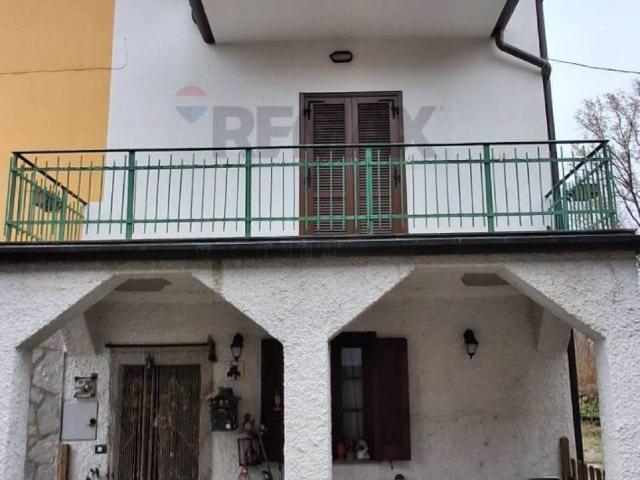 Casa indipendente in vendita a Ispra VA