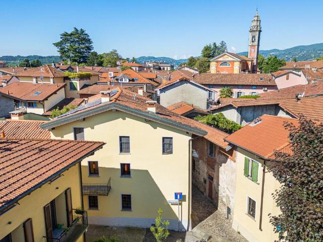 Casa indipendente in vendita a Ispra VA