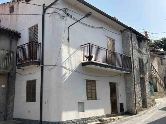 Casa indipendente in vendita a Joppolo VV