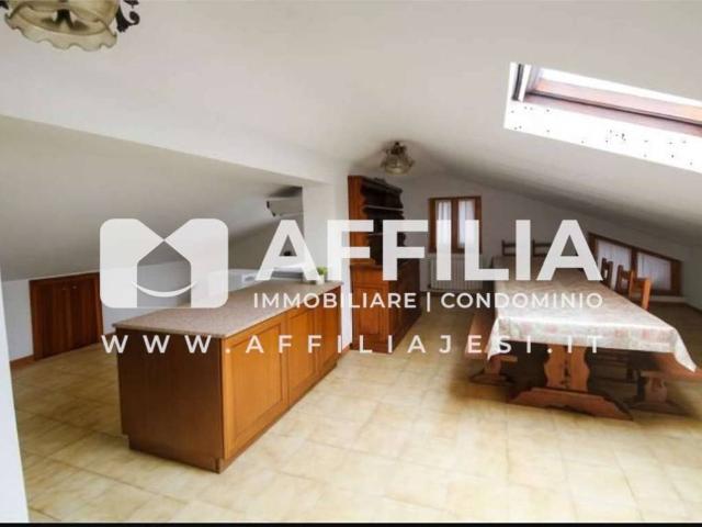 Casa indipendente in vendita a Jesi AN