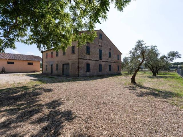 Casa indipendente in vendita a Jesi AN