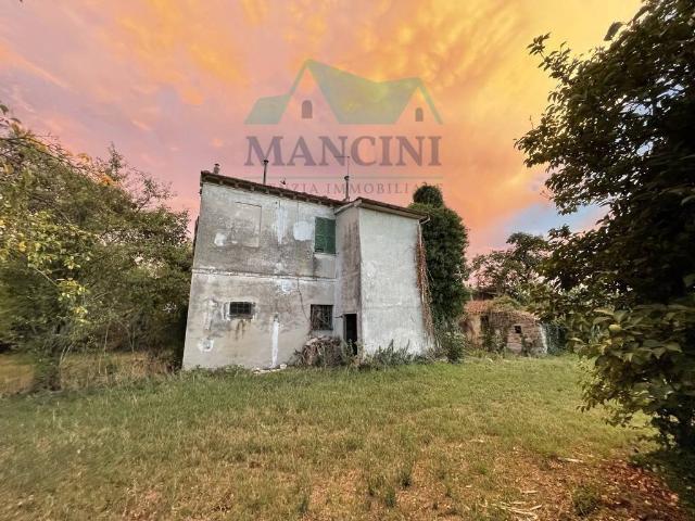 Casa indipendente in vendita a Jesi AN