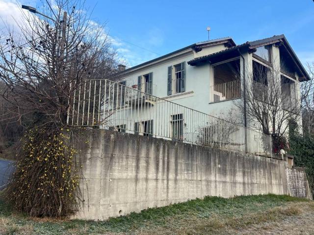 Casa indipendente in vendita a Odalengo Grande AL