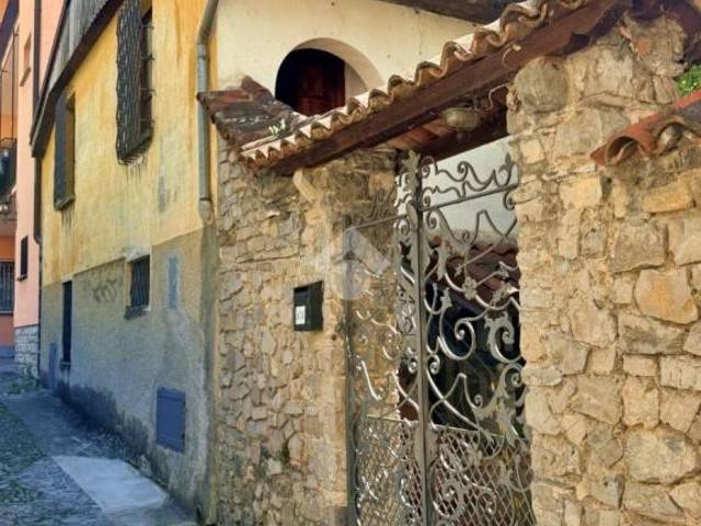 Casa indipendente in vendita a Olcio, Mandello del Lario