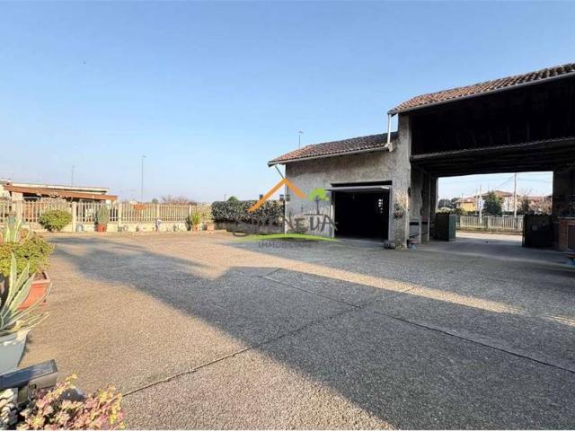 Casa indipendente in vendita a Oleggio NO