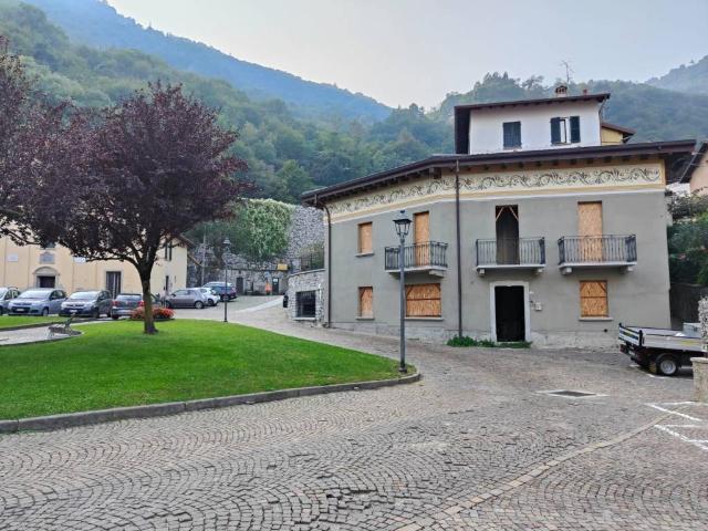 Casa indipendente in vendita a Oliveto Lario LC