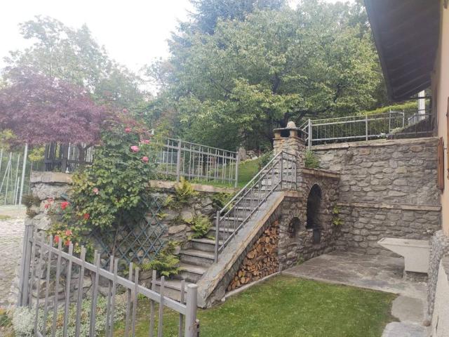 Casa indipendente in vendita a Ollomont AO