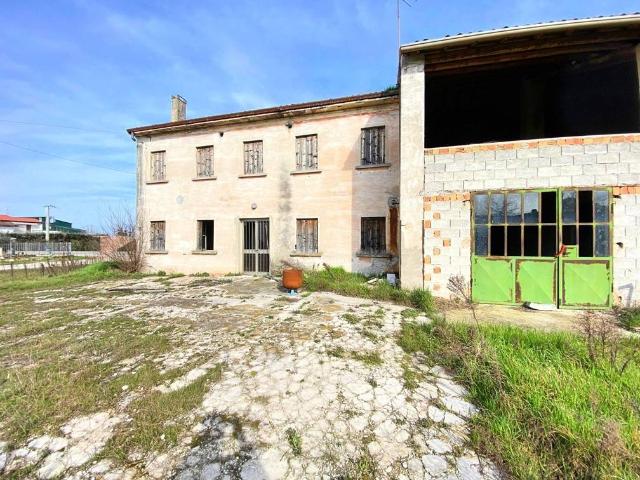 Casa indipendente in vendita a Oppeano VR