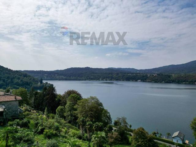 Casa indipendente in vendita a Orta San Giulio NO