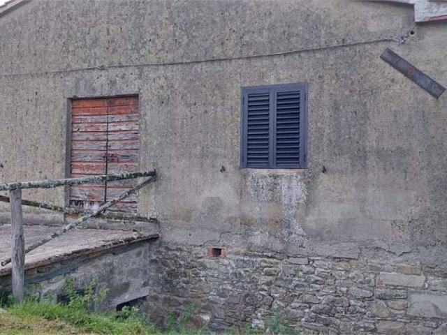 Casa indipendente in vendita a Ortignano Raggiolo AR