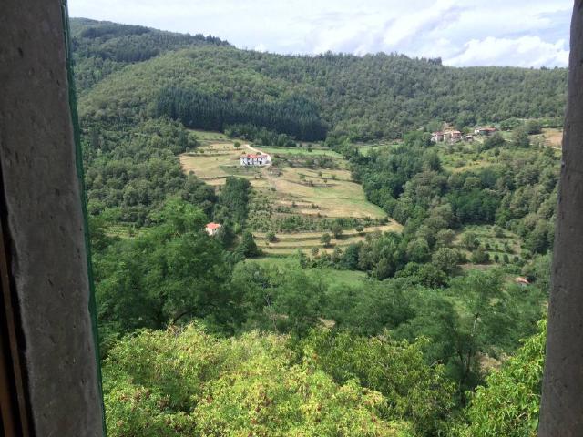 Casa indipendente in vendita a Ortignano Raggiolo AR
