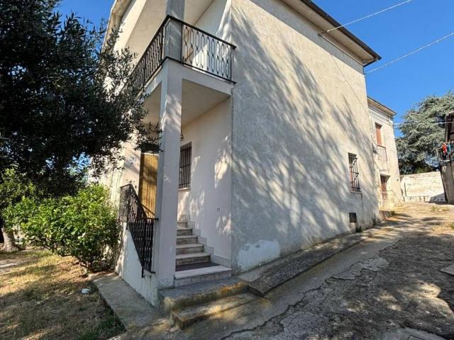 Casa indipendente in vendita a Ortona CH