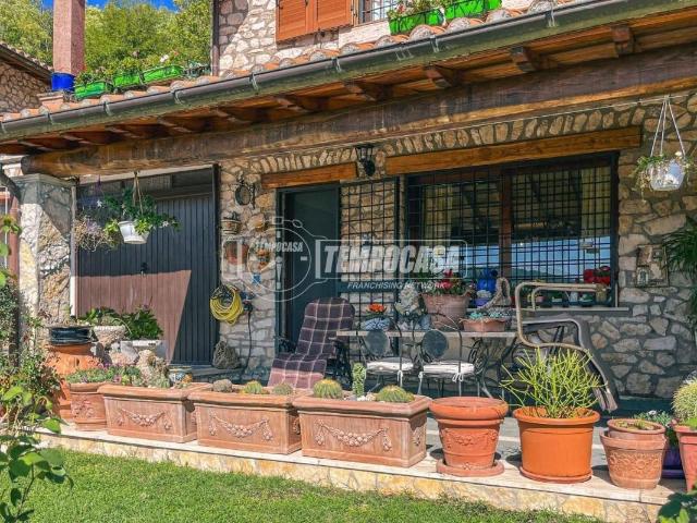 Casa indipendente in vendita a Orvinio