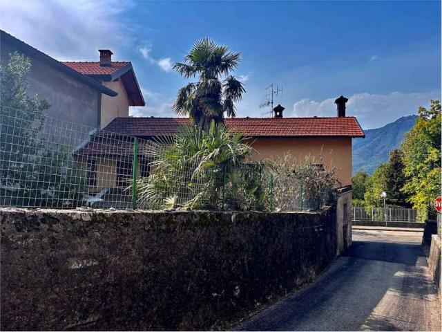 Casa indipendente in vendita a Orino VA