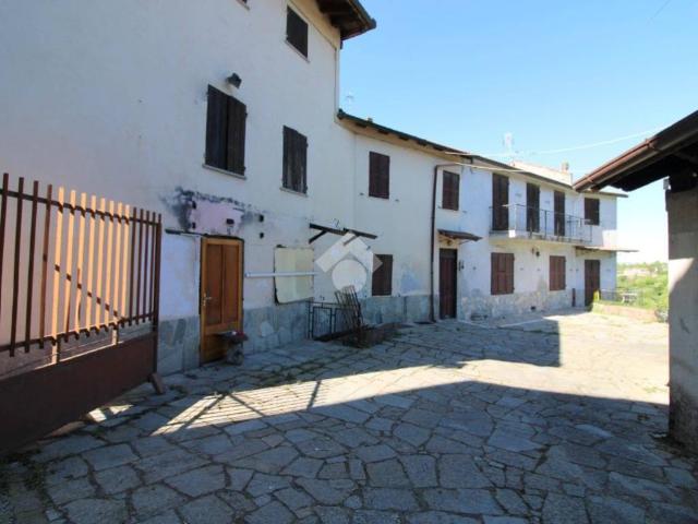 Casa indipendente in vendita a Orsara Bormida AL