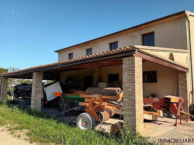 Casa indipendente in vendita a Ostra AN