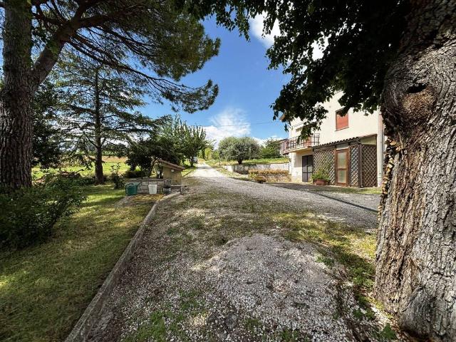 Casa indipendente in vendita a Ostra Vetere AN