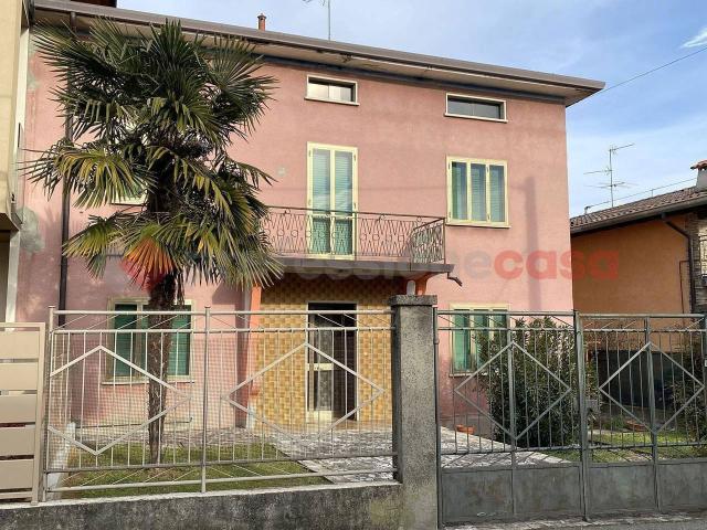 Casa indipendente in vendita a Osio Sotto