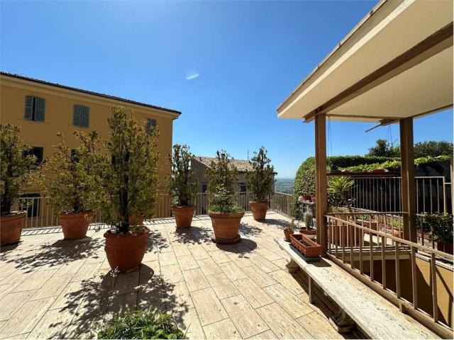 Casa indipendente in vendita a Osimo AN