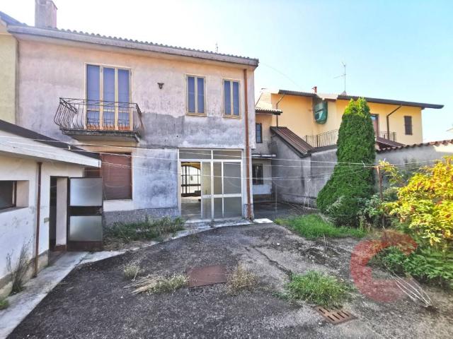 Casa indipendente in vendita a Ossona MI