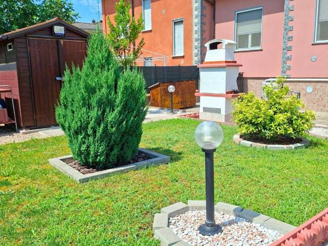 Casa indipendente in vendita a Ottobiano PV