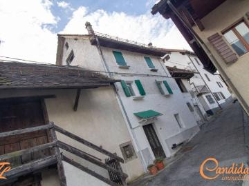 Casa indipendente in vendita a Ovaro UD