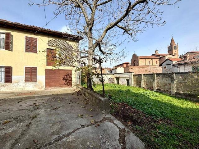 Casa indipendente in vendita a Oviglio AL