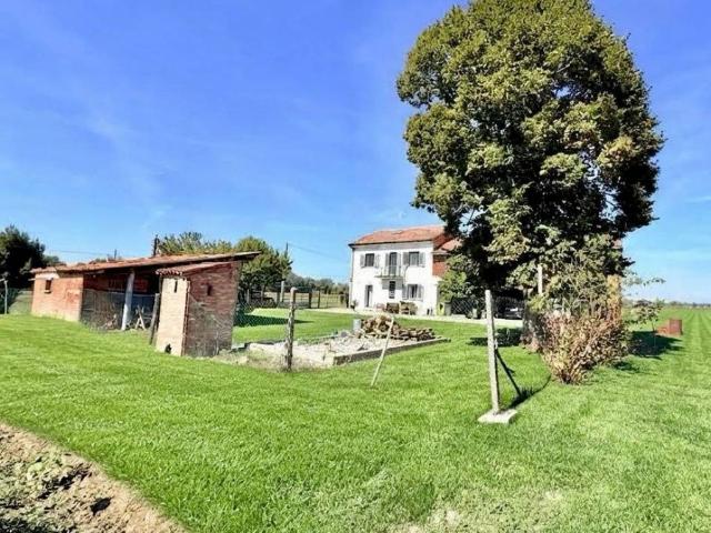 Casa indipendente in vendita a Oviglio AL