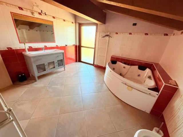 Casa indipendente in vendita a Oviglio AL
