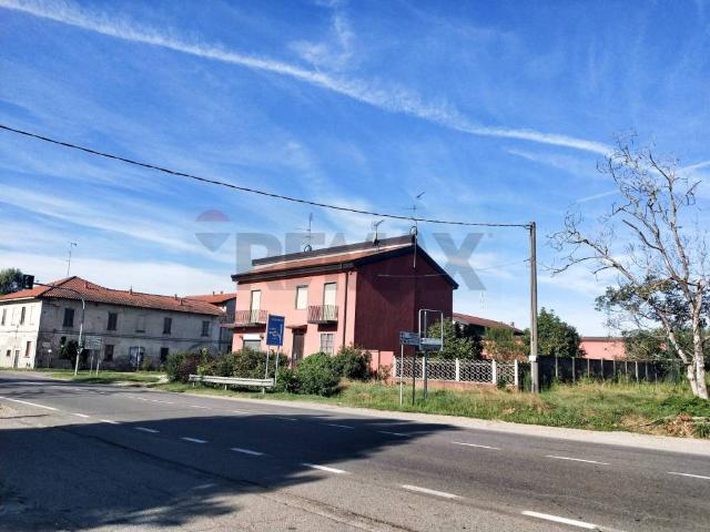 Casa indipendente in vendita a Ozzero MI