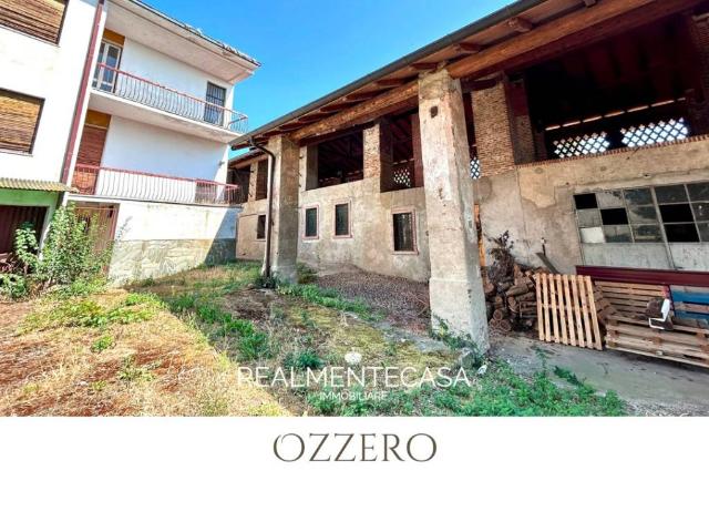 Casa indipendente in vendita a Ozzero MI