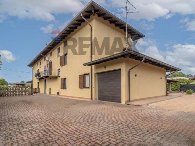 Casa indipendente in vendita a Lozzolo VC