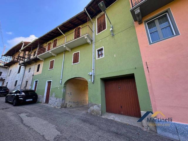 Casa indipendente in vendita a Lozzolo VC