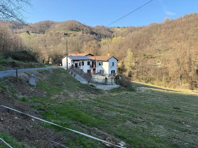 Casa indipendente in vendita a Loazzolo AT