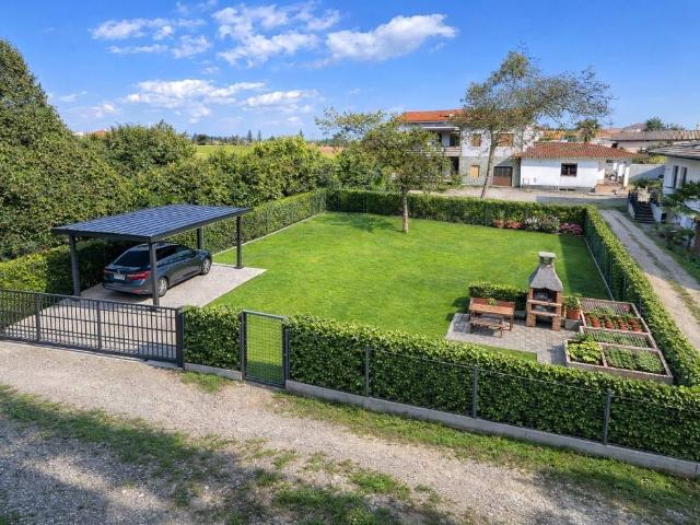 Casa indipendente in vendita a Locate Varesino CO