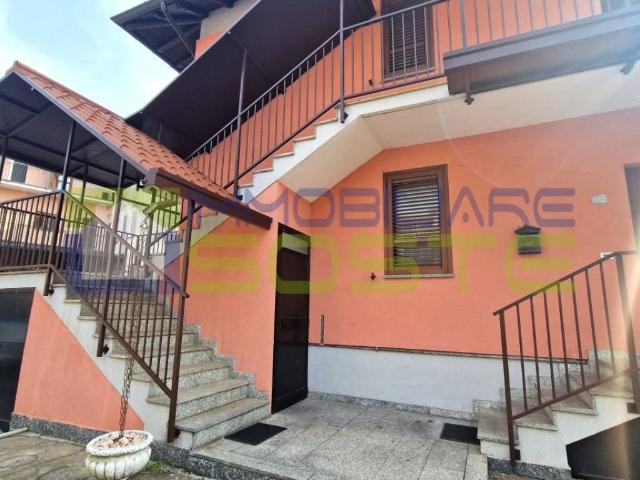 Casa indipendente in vendita a Locate Varesino CO