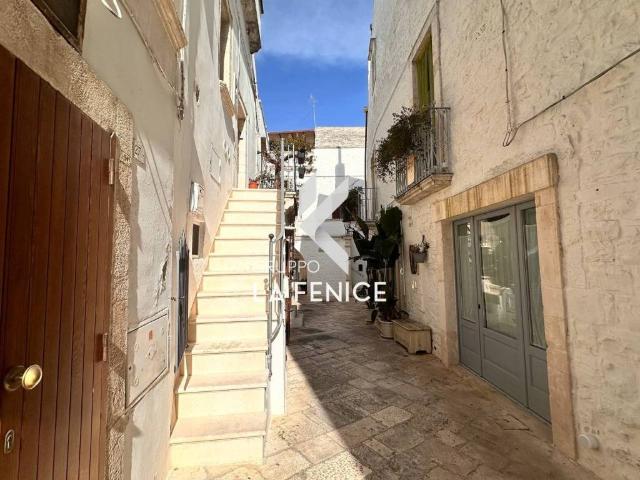 Casa indipendente in vendita a Locorotondo BA
