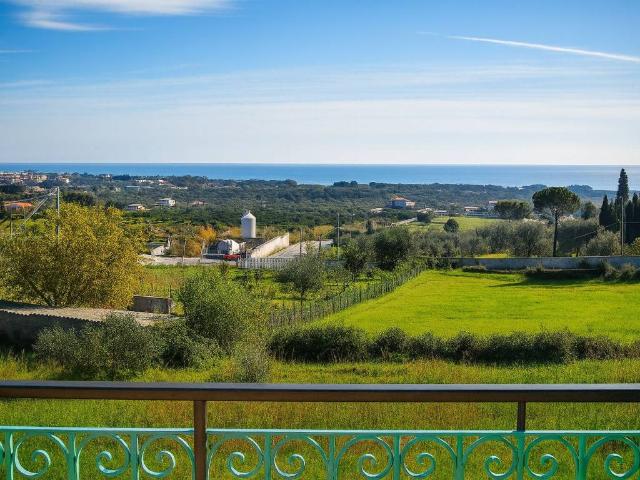 Casa indipendente in vendita a Locri RC