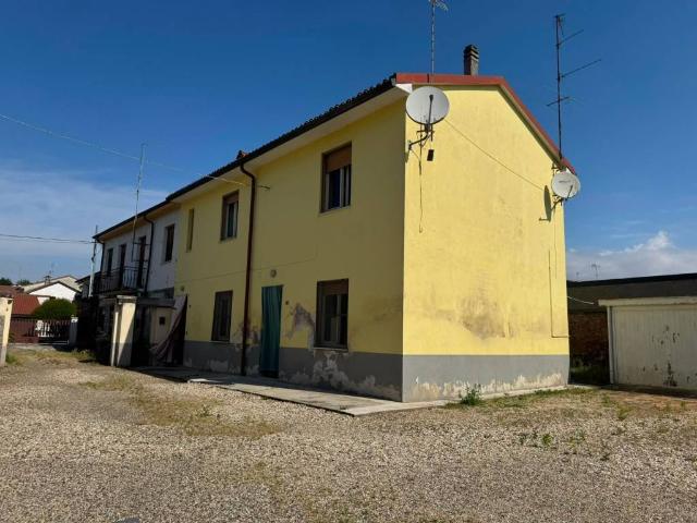 Casa indipendente in vendita a Lomello PV